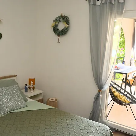 Maris Apartment
